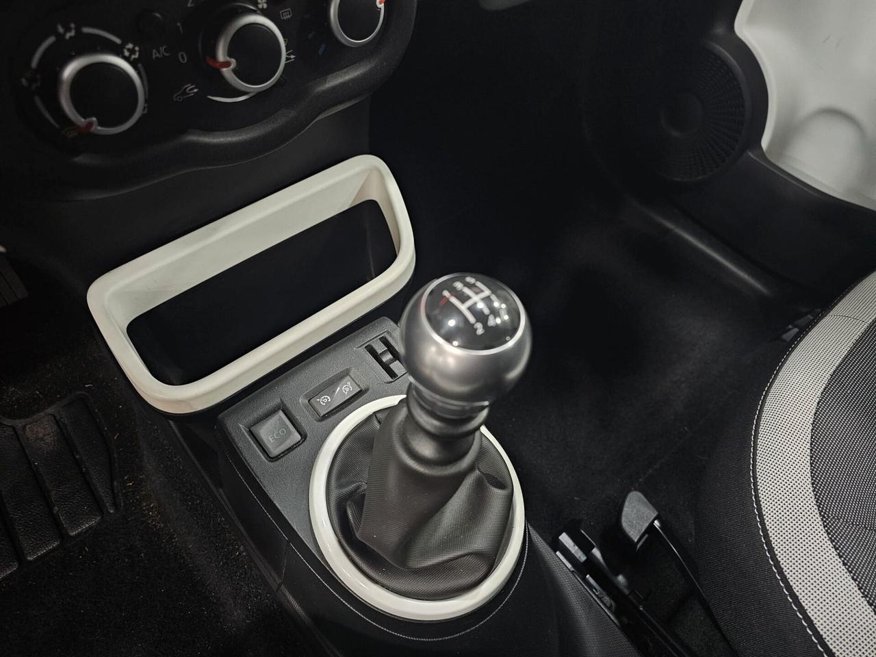 NUOVA RENAULT TWINGO INTENS TCe 0.9 BENZ 90CV TOTAL BLACK EDITION