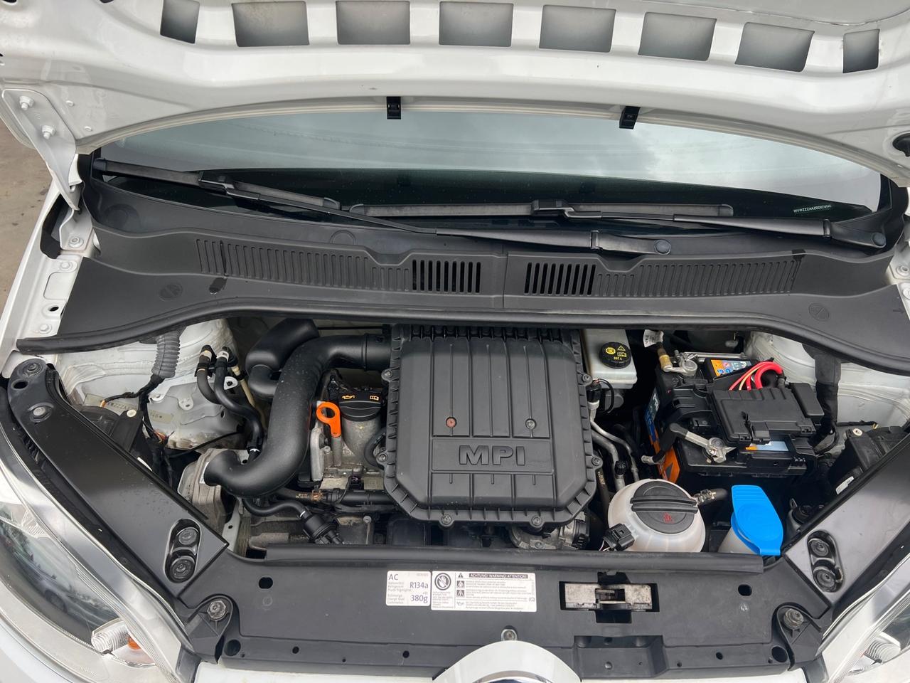 Volkswagen up! 1.0 75 CV 5p. high up!