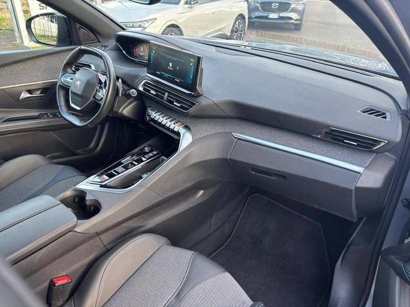 Peugeot 3008 Hybrid4 300 e-EAT8 Allure Pack vettura a noleggio per info benedetta