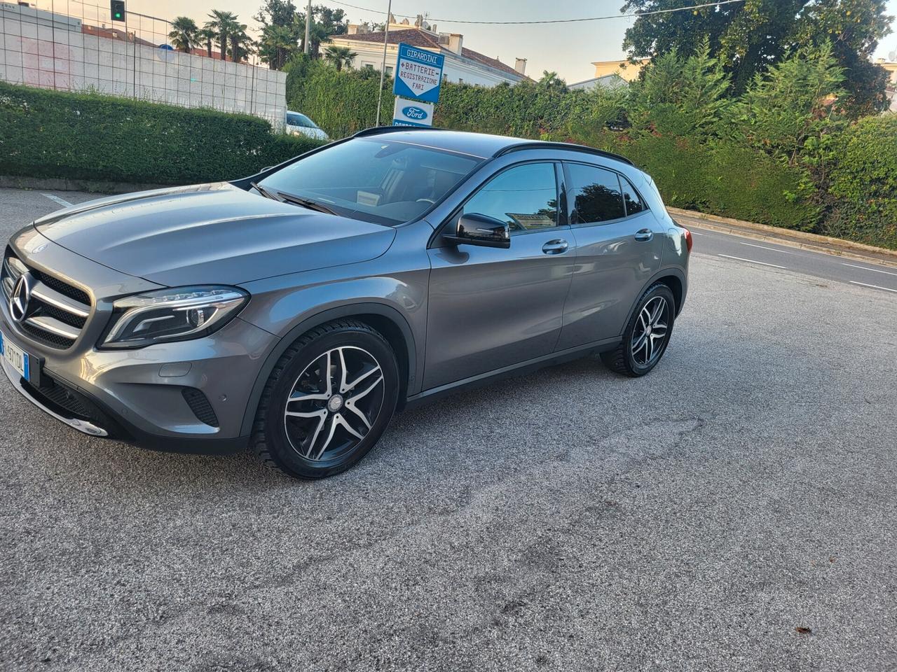 Mercedes-benz GLA 200