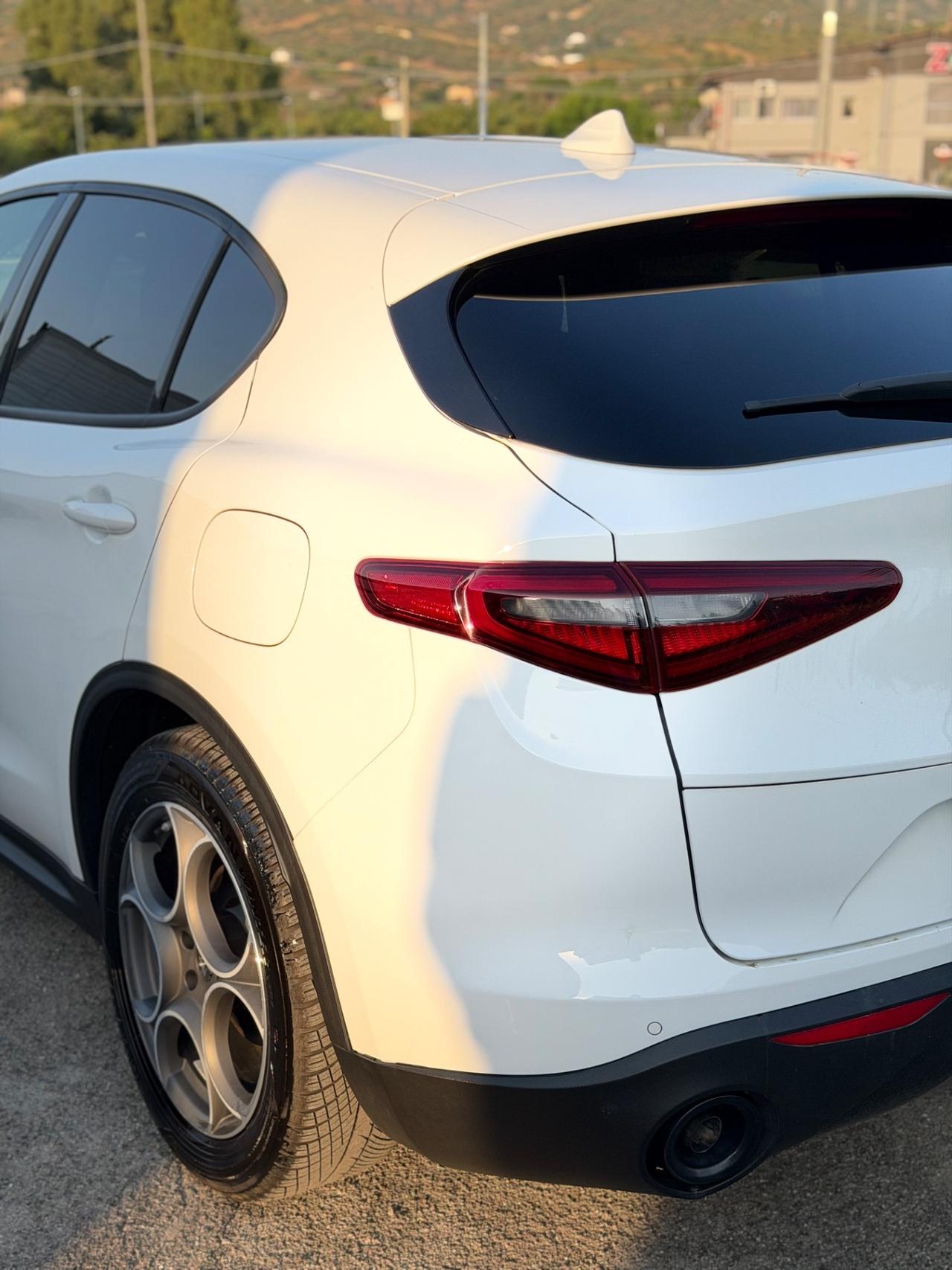 Alfa Romeo Stelvio 2.2 Turbodiesel 160 CV AT8 RWD Sprint