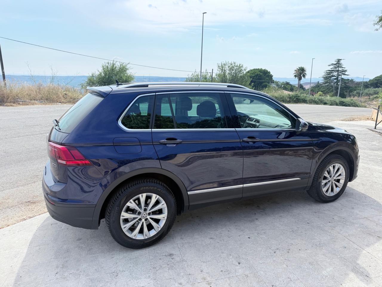 Volkswagen Tiguan 2.0 TDI SCR DSG 4MOTION Business BMT