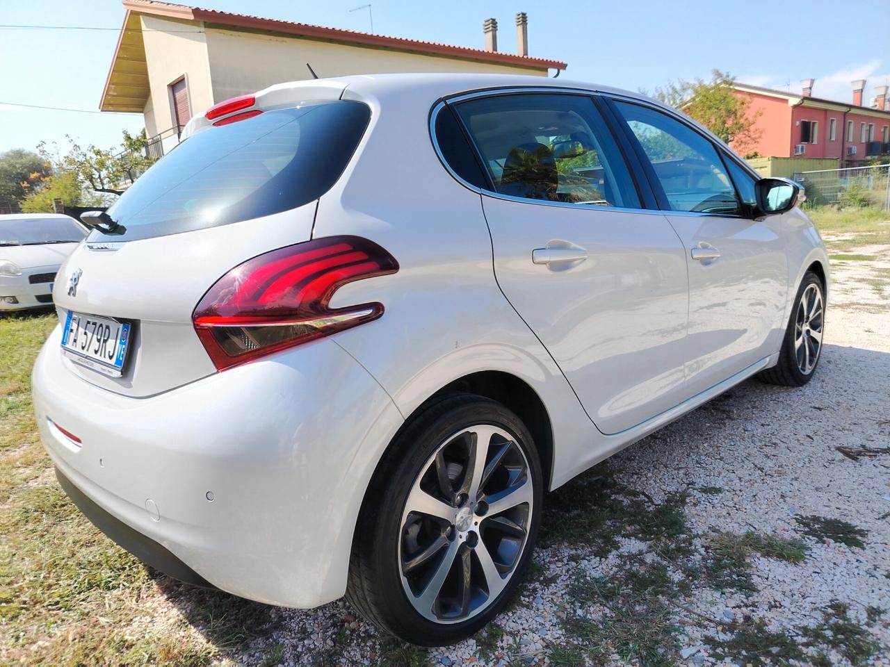 Peugeot 208 PureTech Turbo 110 S&S 5 porte GT Line