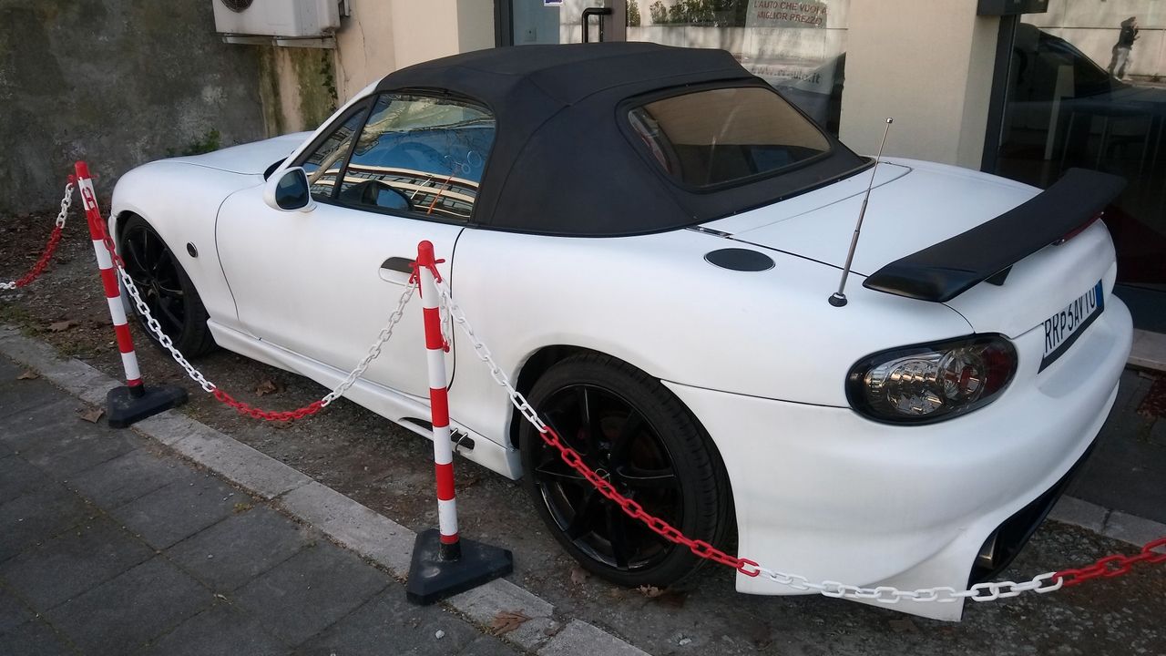 Mazda MX-5 1.6i 16V cat MAGIC