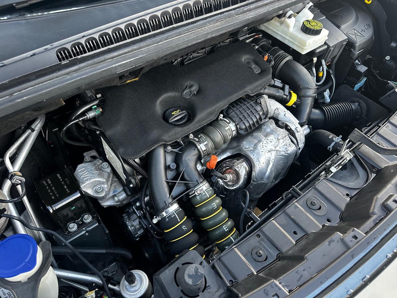 Peugeot 3008 1.6 HDi 115CV Business MY 2014