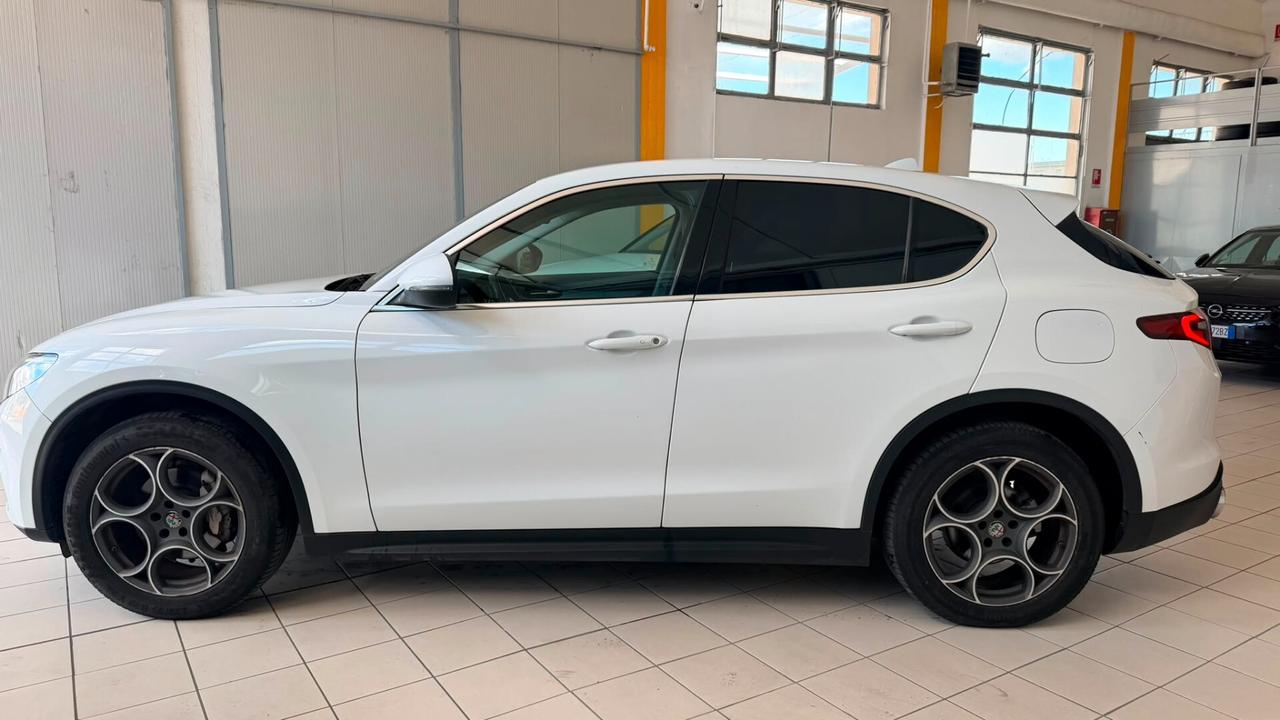 Alfa Romeo Stelvio 2.2 Turbodiesel 210 CV AT8 Q4 Executive