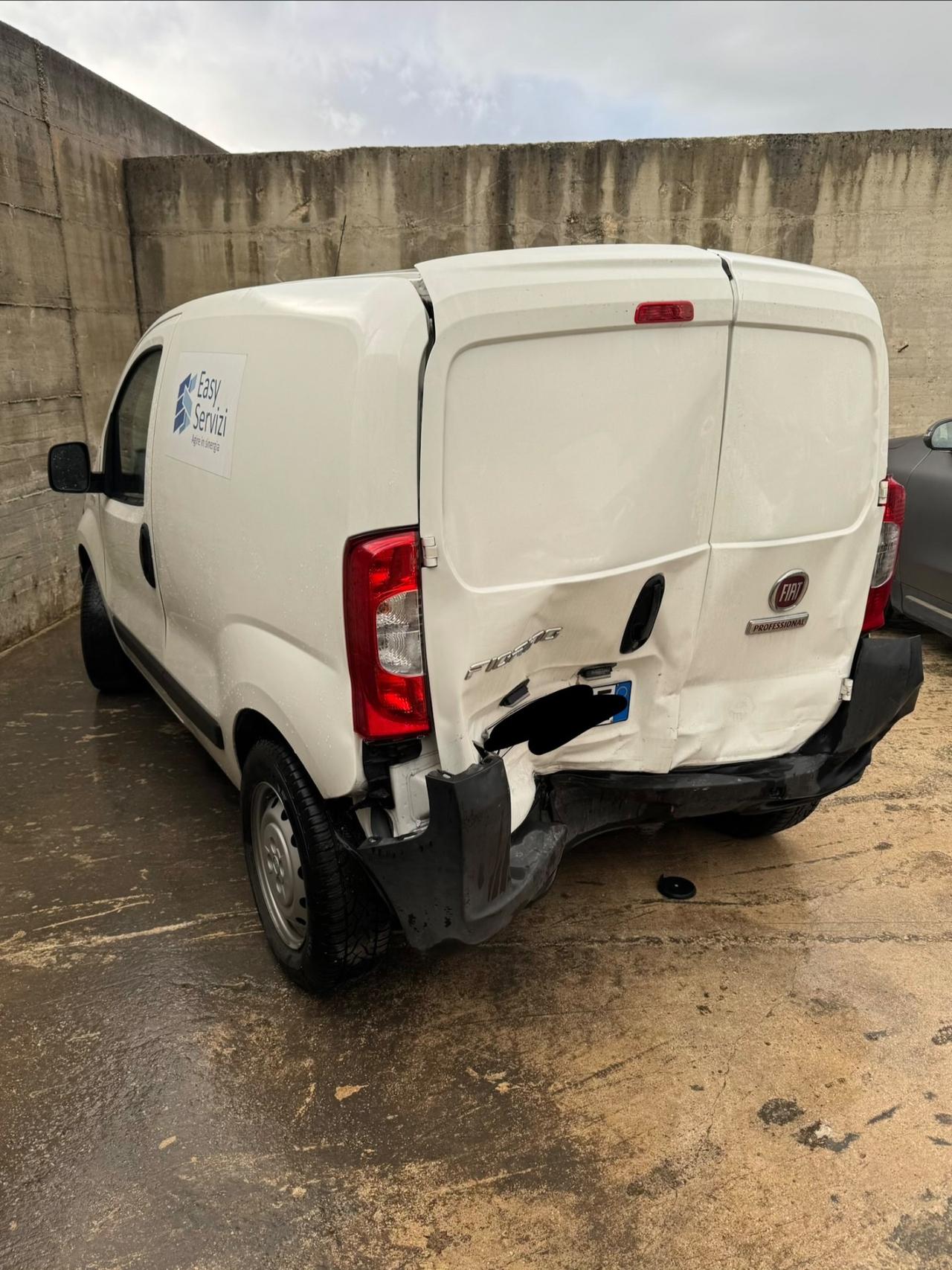 Fiat Fiorino 1.3 MJT 95CV sinistrato incidentato