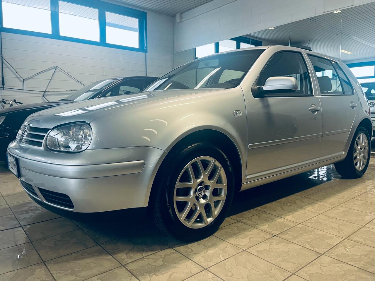 Volkswagen Golf 1.6 16V cat 5 porte Highline