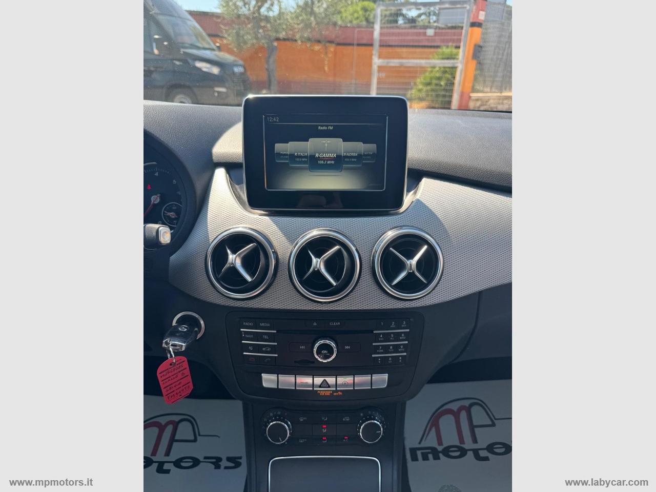 MERCEDES-BENZ B 180 PREMIUM 1.5 D 116CV AUTOMATICA