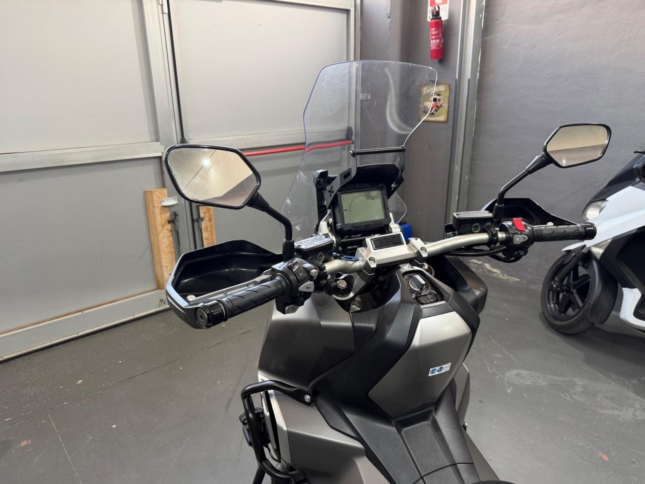 HONDA X-ADV 750 TRAVEL ABS