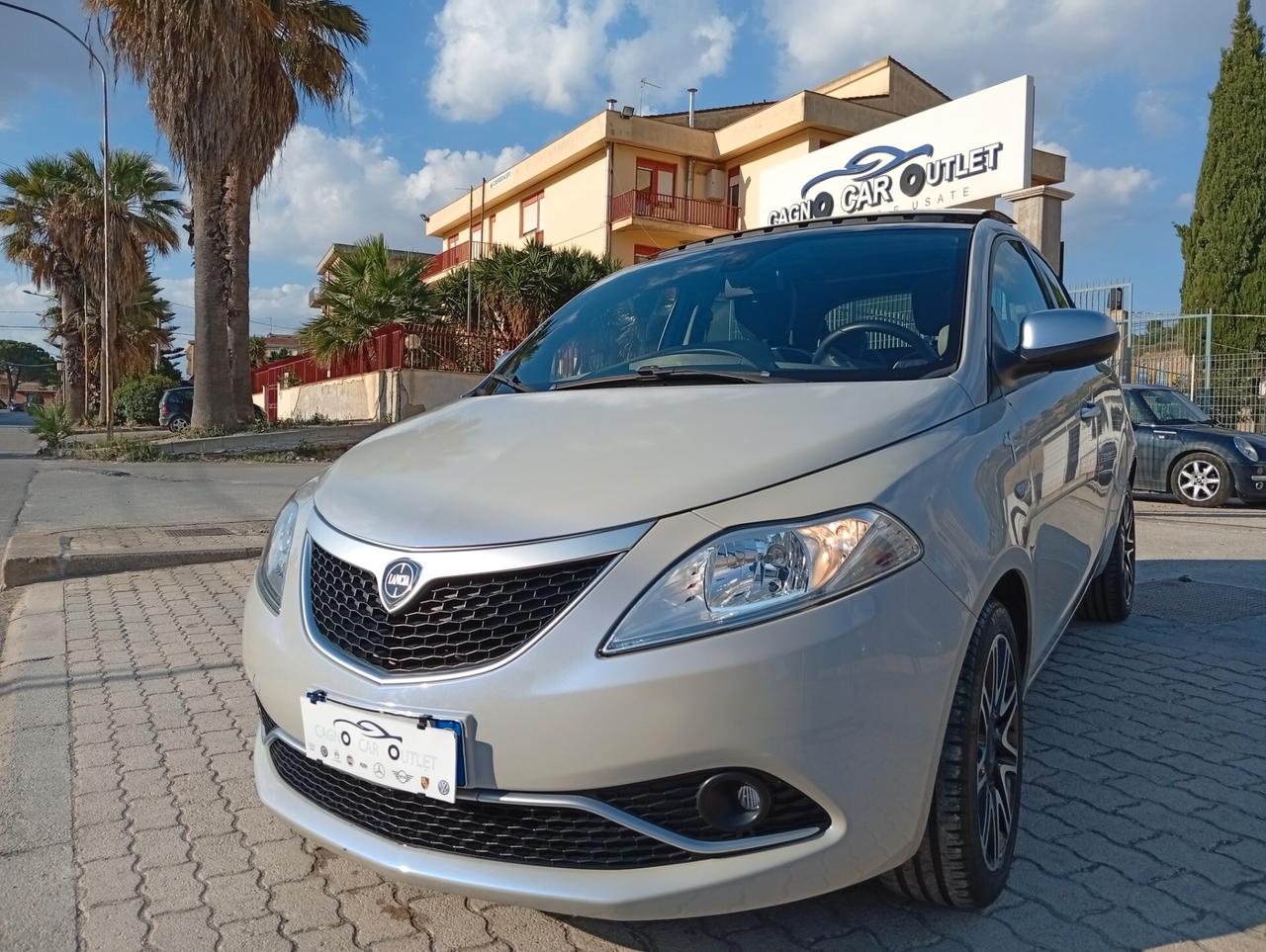Lancia Ypsilon 1.2 69 CV 5 porte Platinum
