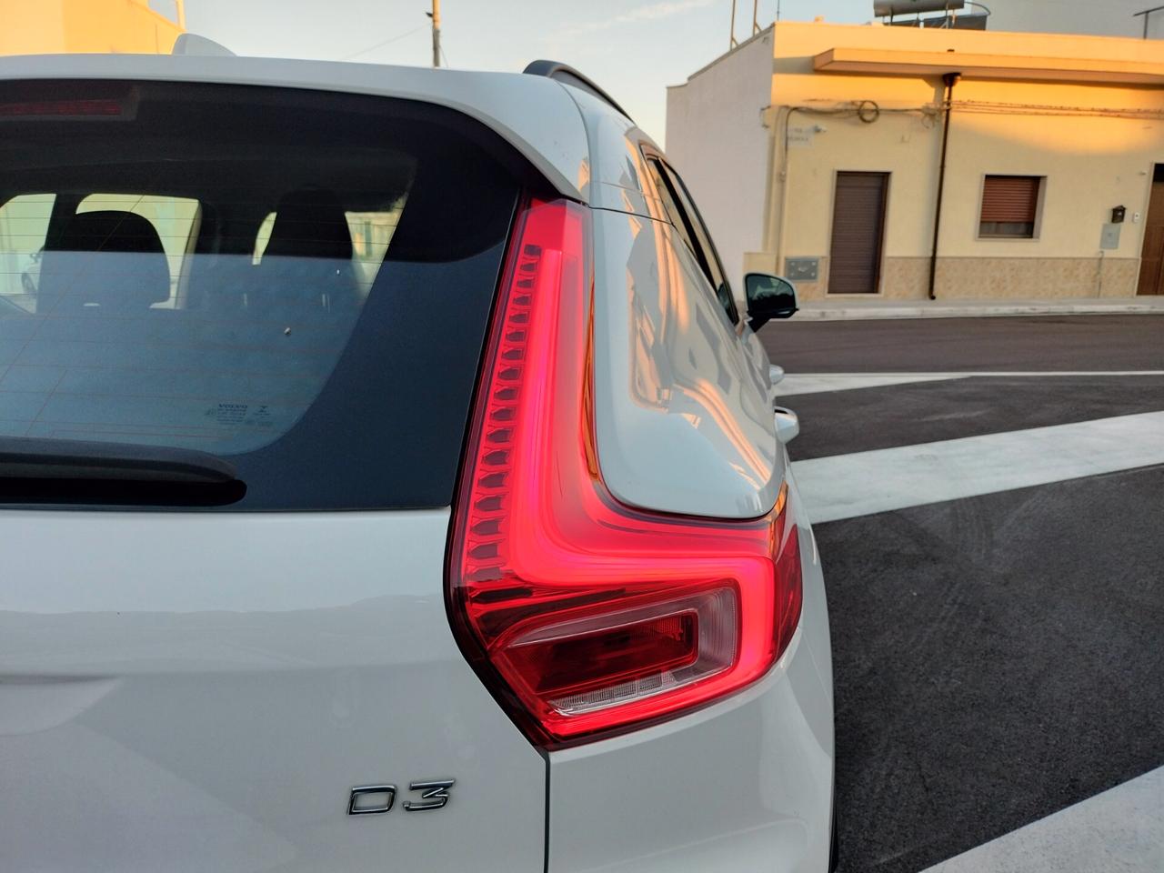 Volvo XC40 D3 AWD Geartronic Momentum