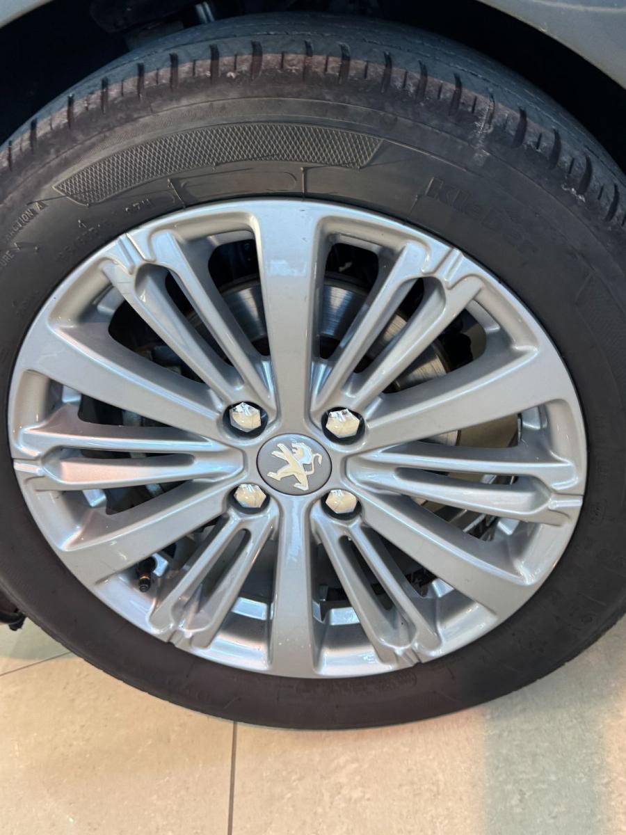 PEUGEOT 208 1.4 BlueHDi 75 5p. Allure