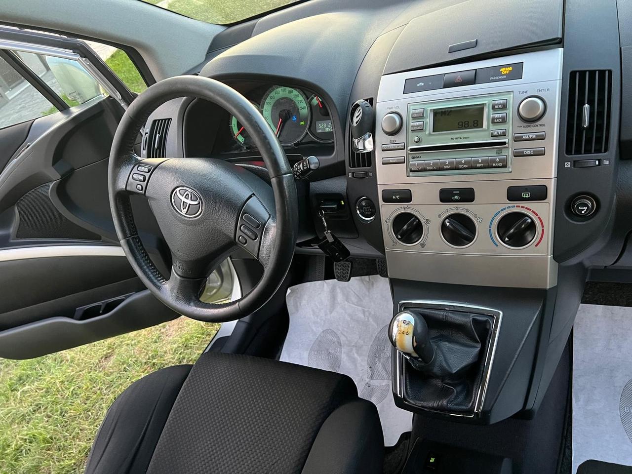 Toyota Corolla Verso 2.2 16V D-4D