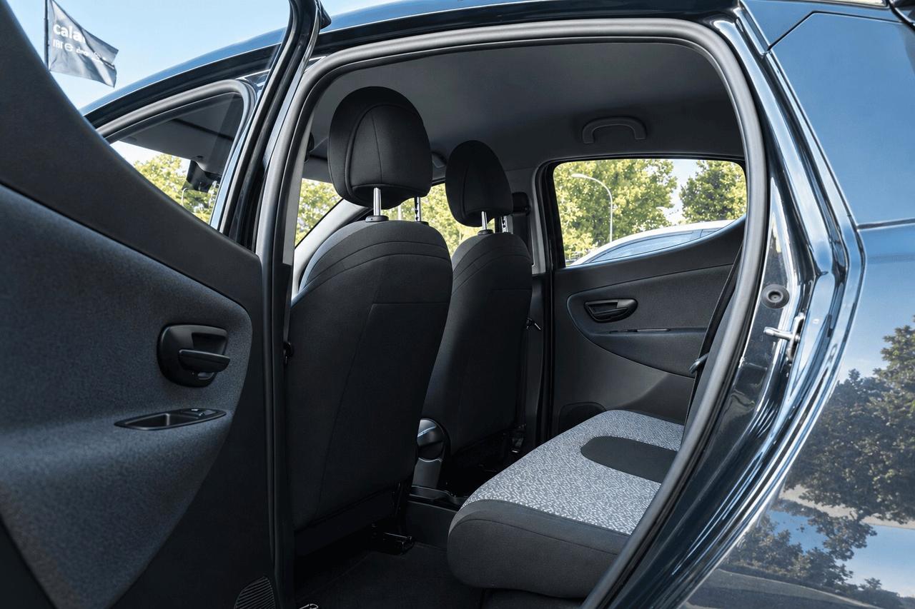 Lancia Ypsilon 1.0 Hybrid Silver Plus 70 CV