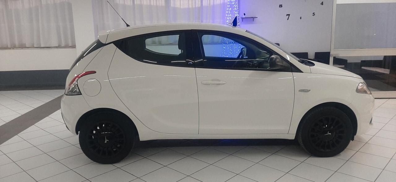 Lancia Ypsilon 1.2 69 CV 5 porte S&S Gold