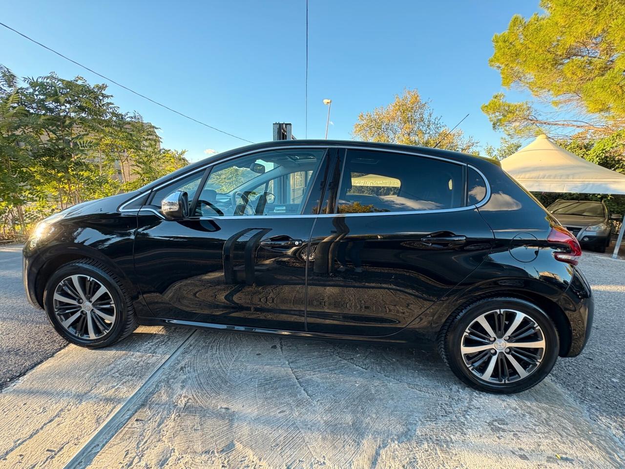 Peugeot 208 Allure KM Certificati (Tetto panoramico)