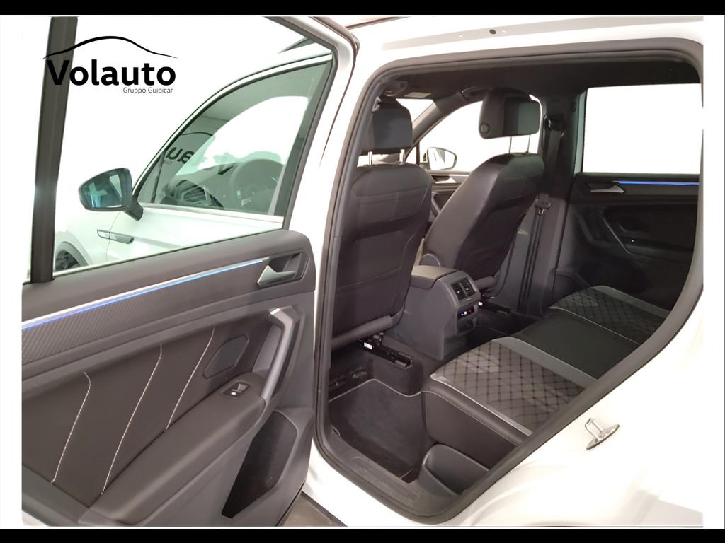 VOLKSWAGEN Tiguan II 2021 - Tiguan 1.5 tsi R-Line 150cv dsg
