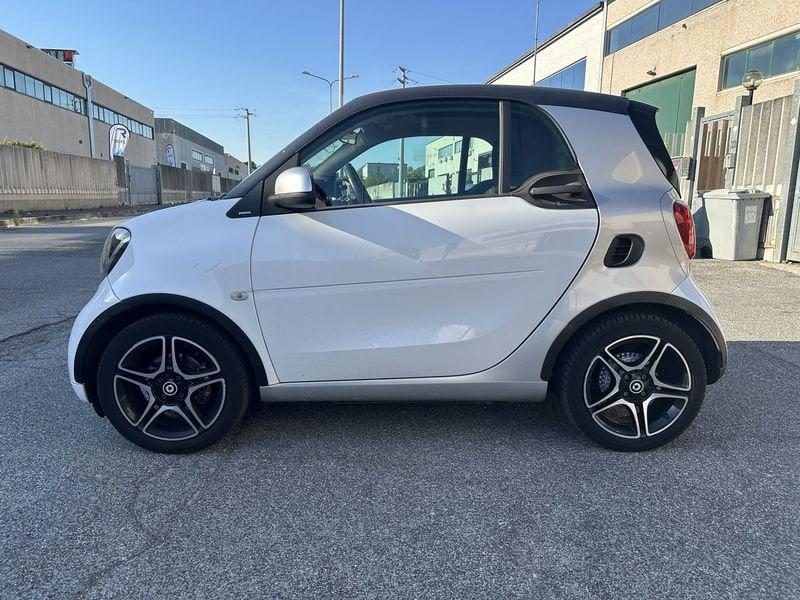 smart fortwo 1.0 52kW passion twinamic 71cv
