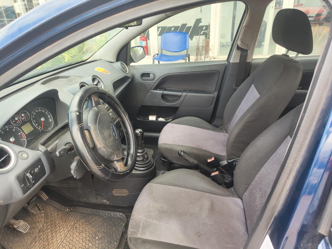Ford Fiesta 1.2 16V 5p. Ghia