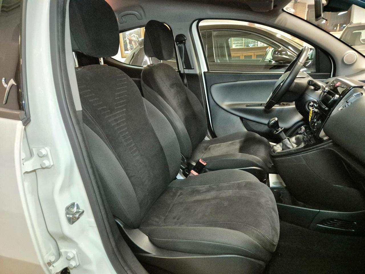 Lancia Ypsilon 1.2 69 CV 5 porte S&S Gold