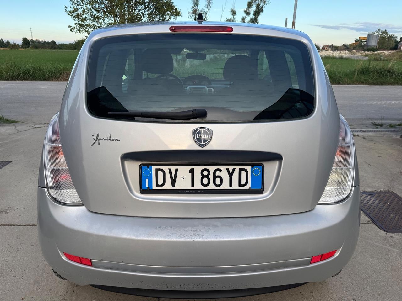 Lancia Ypsilon 1.4 16V Oro