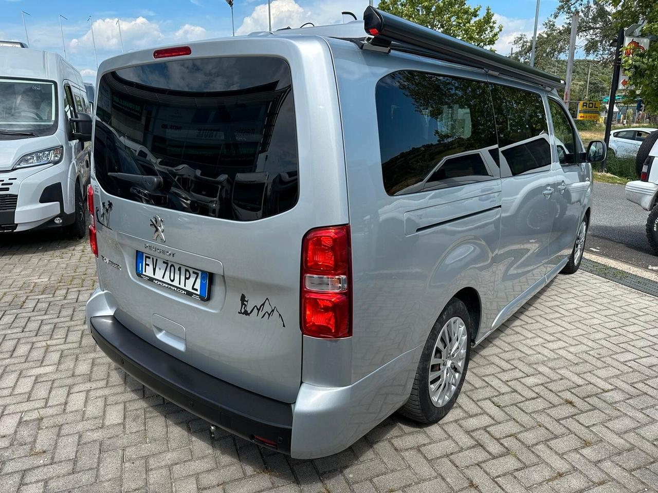 TRAVELLER VAN