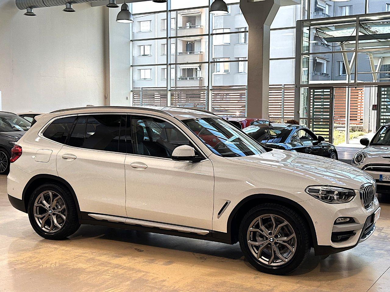 BMW X3 xdrive20d xLine-LED-19"-Telecamera-Navi PRO