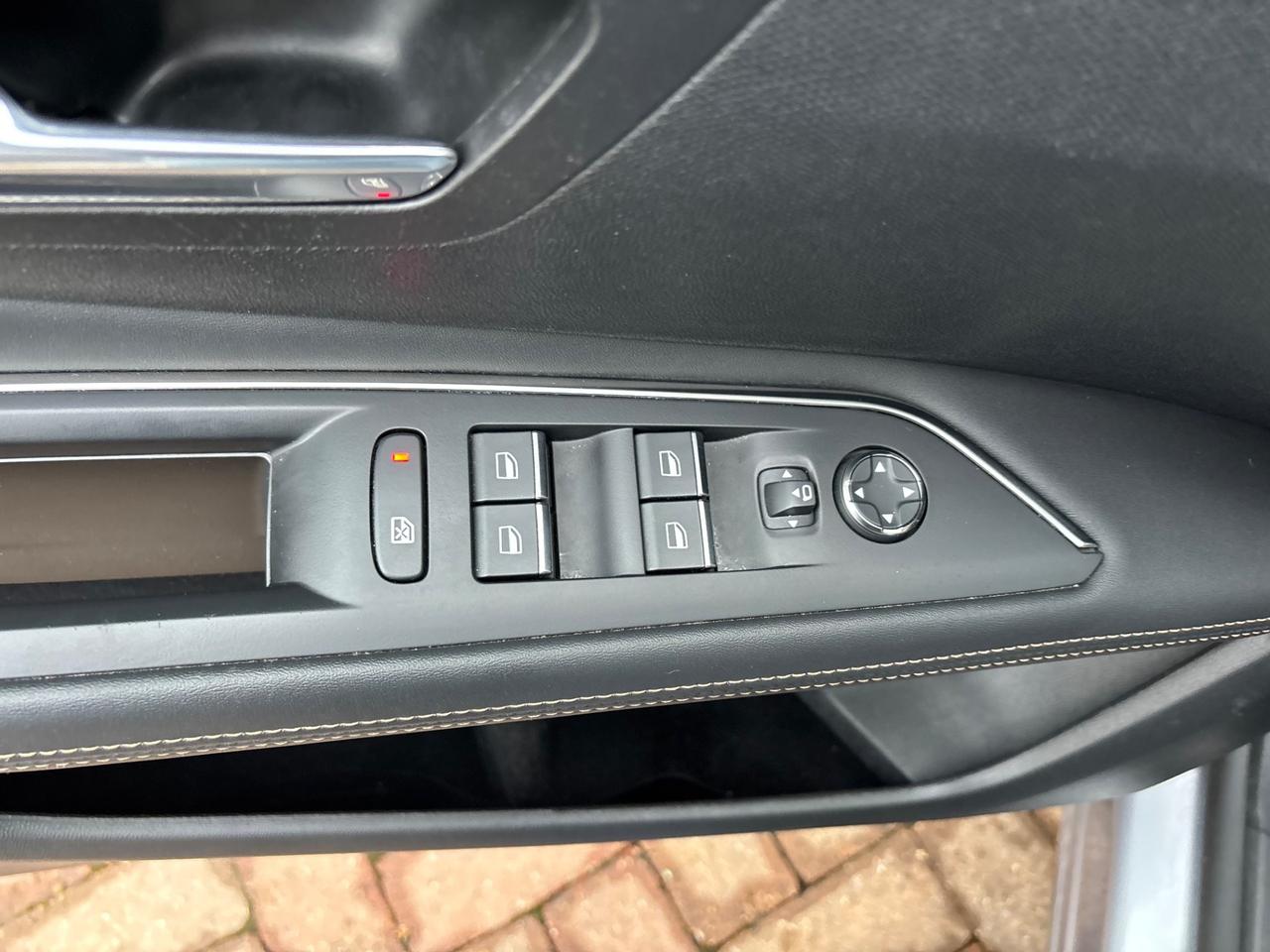 Peugeot 3008 PureTech Turbo 130 S&S EAT8 GT - 05/2022