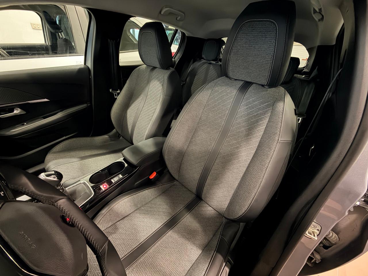 PEUGEOT 208 1.2 PURETECH ALLURE