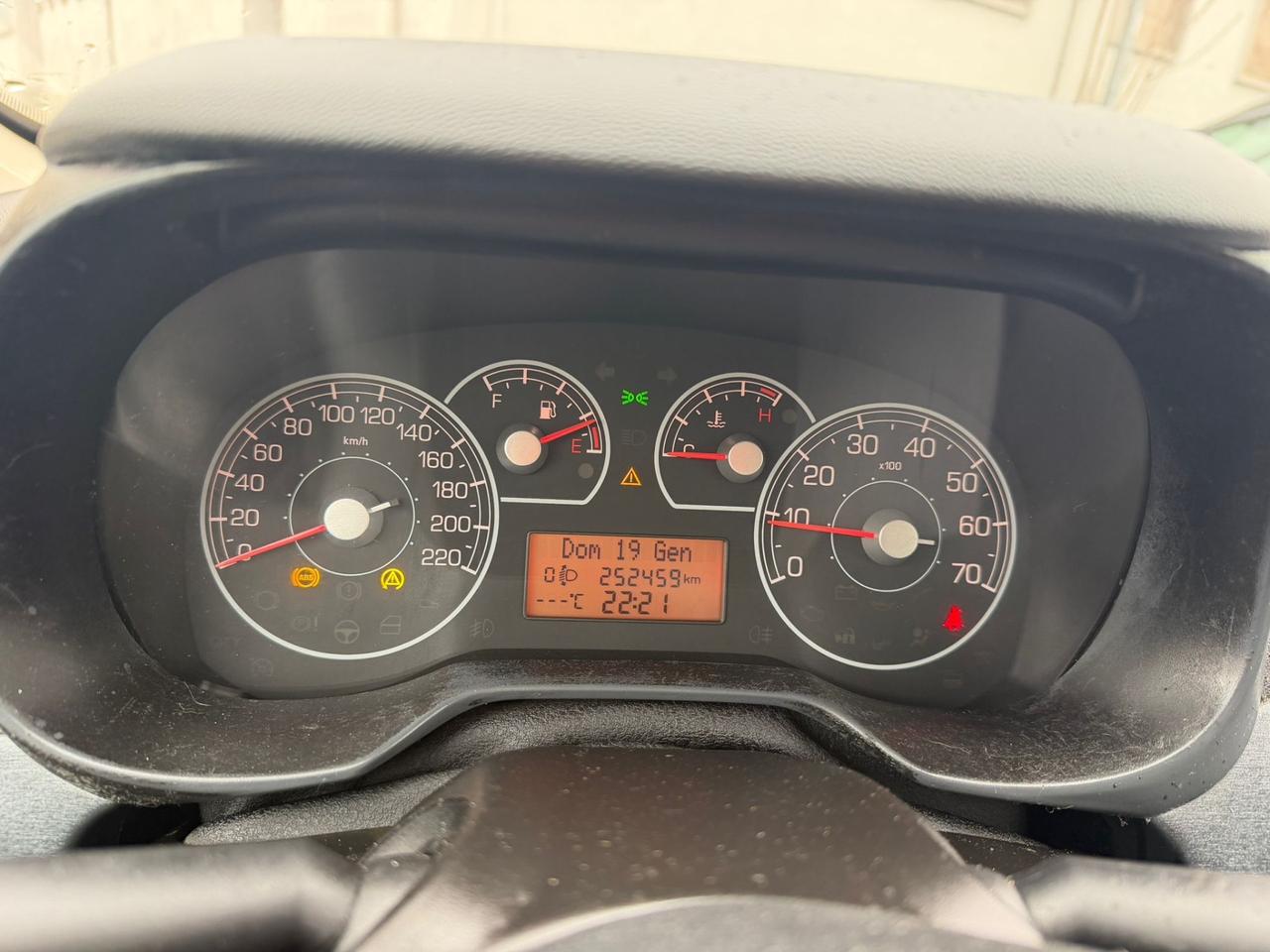 FIAT G PUNTO 1.3 DIESEL 90 CV NEOPATENTATI