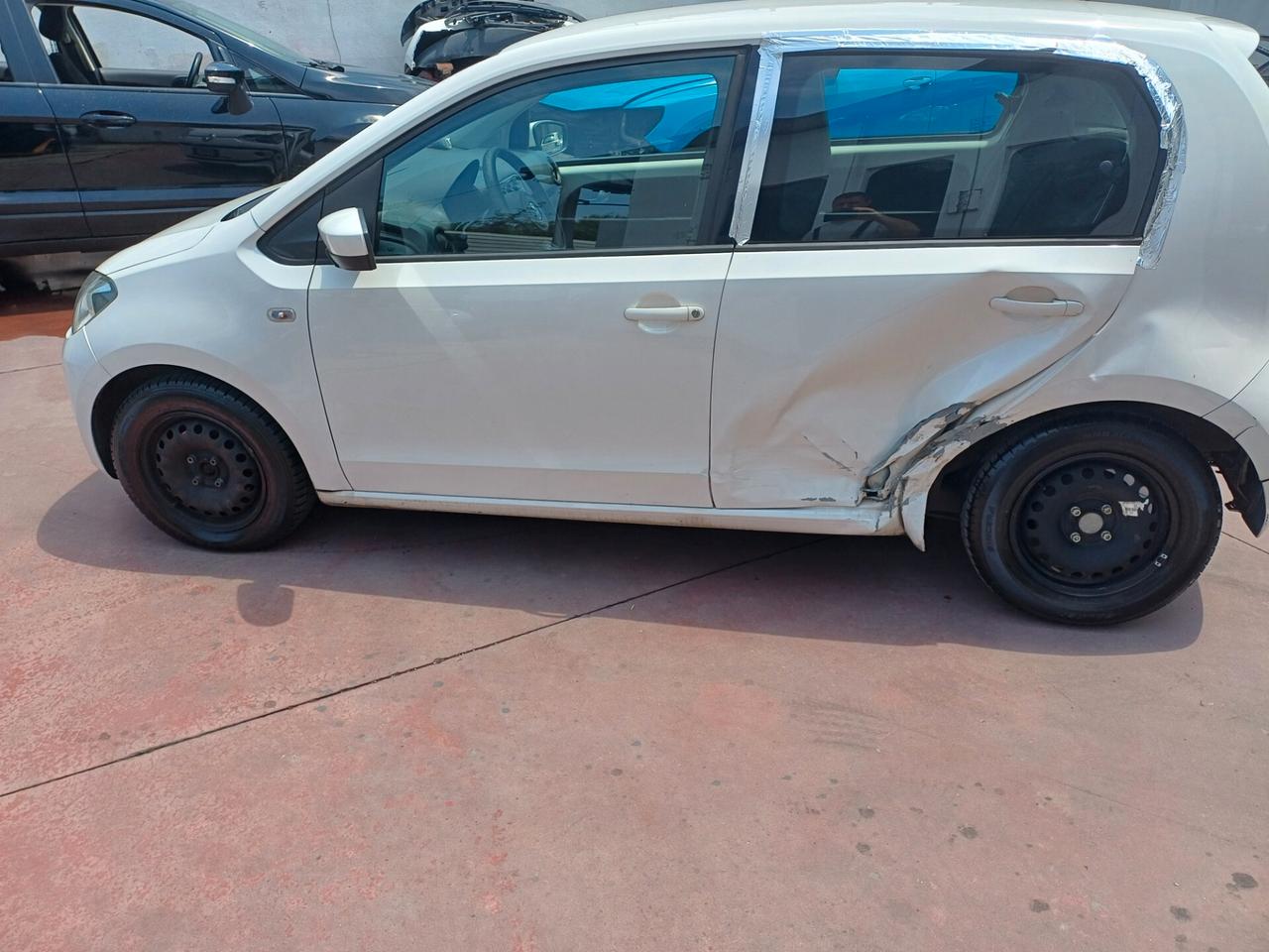 Volkswagen up! 1.0 75 CV 5p. move up! incidentata