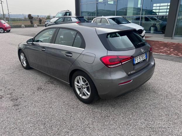 MERCEDES-BENZ A 180 d Automatic Business Extra