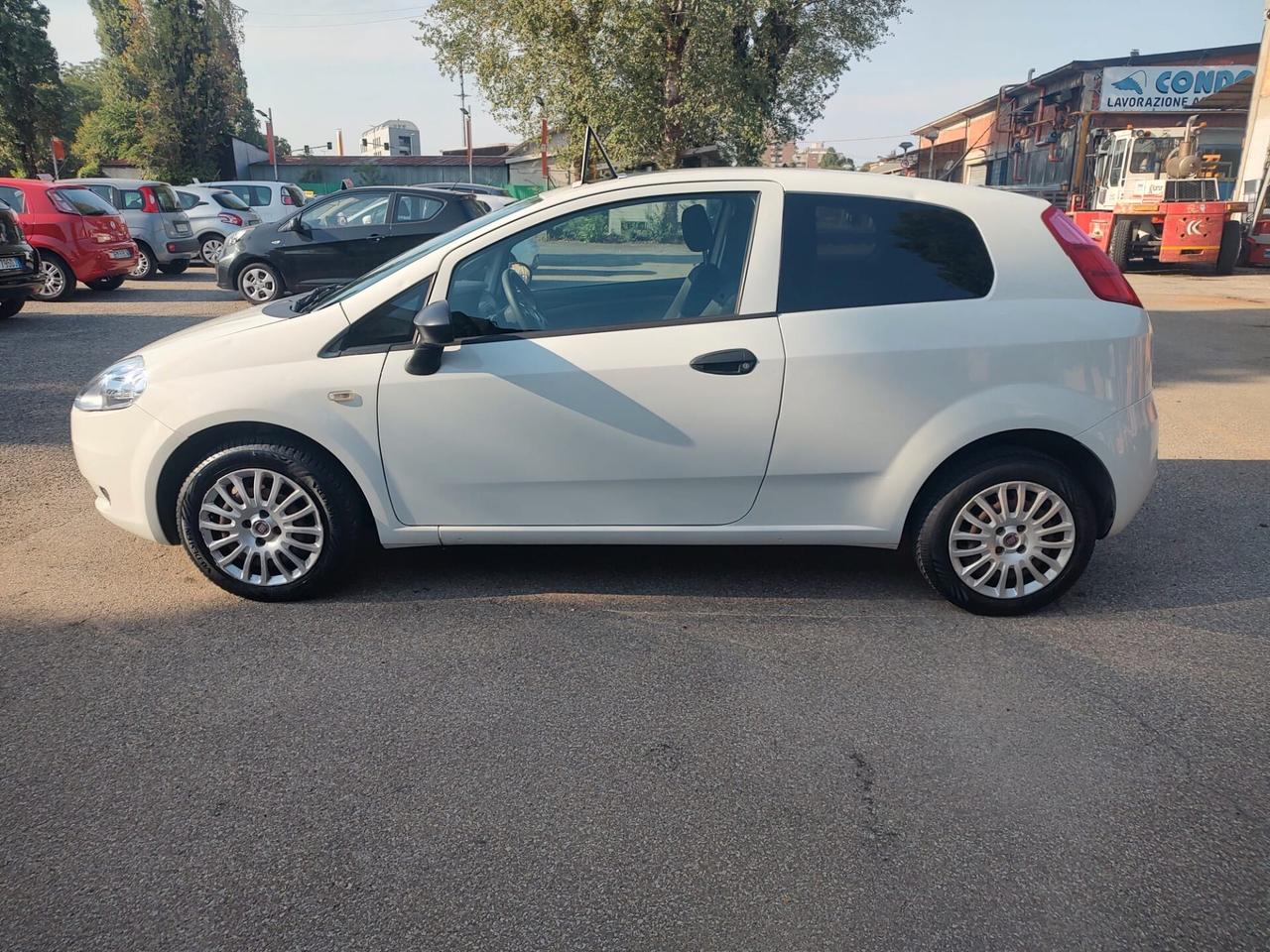 Fiat Grande Punto 1.3 MJT 75 CV 3 porte S&S Actual, OK NEOPATENTATI.