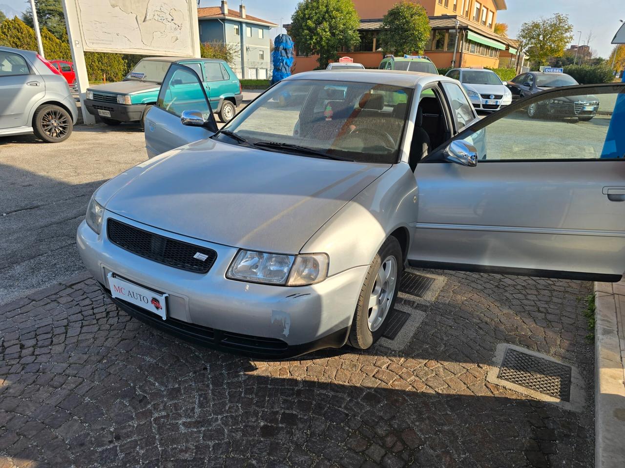 Audi A3 1.6 cat 3p. Con 284.000km