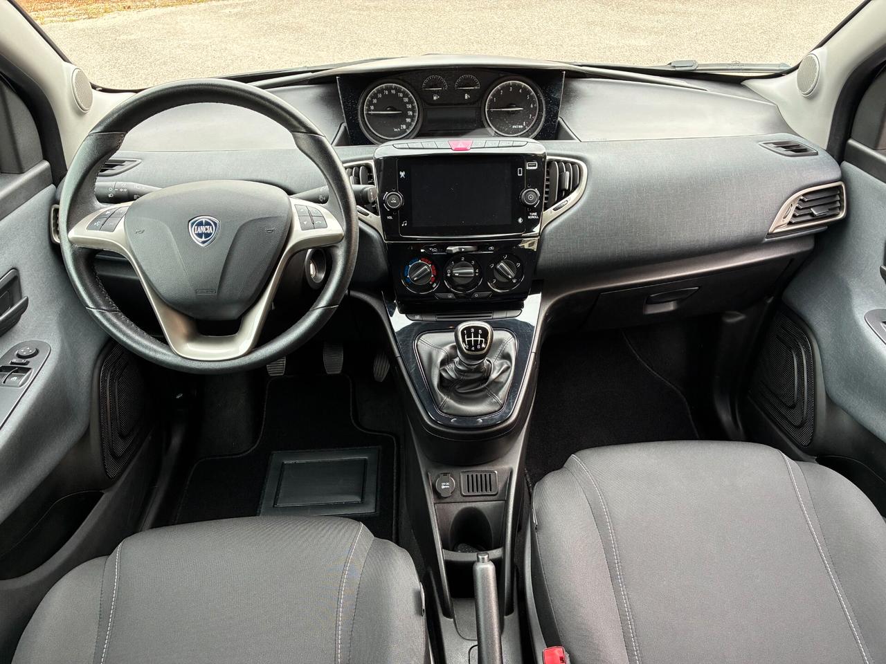 Lancia Ypsilon 1.0 FireFly 5 porte S&S Hybrid Gold