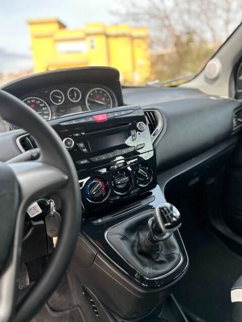 Lancia Ypsilon 1.2 69 CV 5 porte GPL Ecochic Platinum
