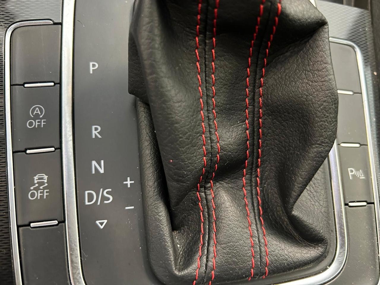Volkswagen Golf GTI Performance 2.0 TSI 230 CV DSG 5p.