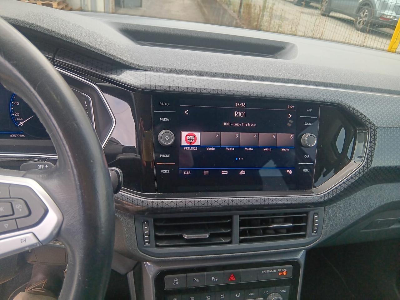 Volkswagen T-Cross 1.0 TSI 115 CV DSG R-line