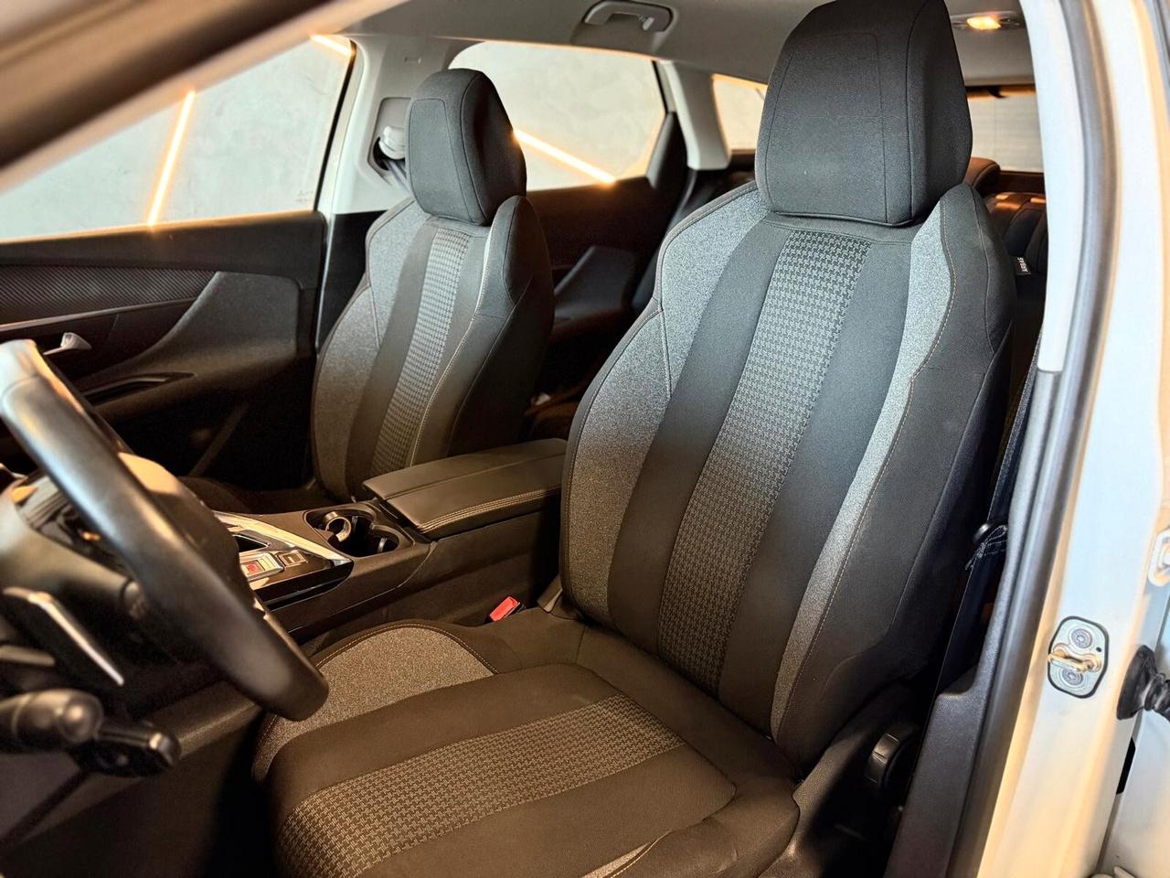 Peugeot 3008 BlueHDi 130 S&S Business