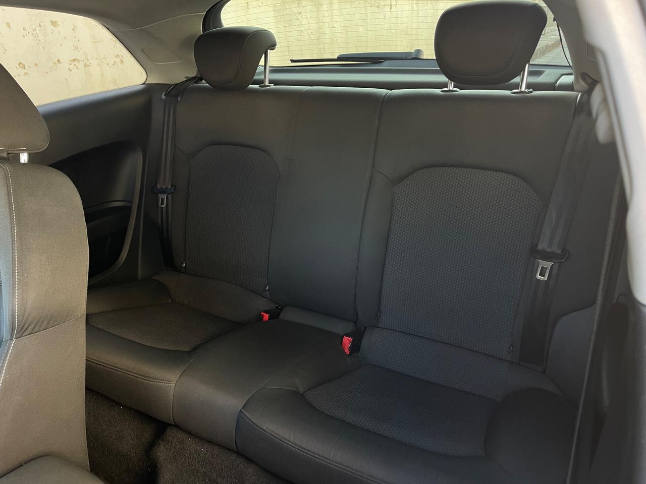 AUDI A1 1.6 tdi S-LINE 2014