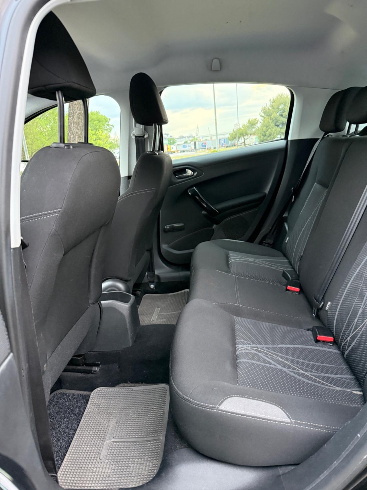 Peugeot 208 PureTech 82 5 porte Access