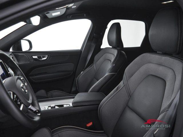 VOLVO XC60 2.0 b5 Plus Dark awd auto