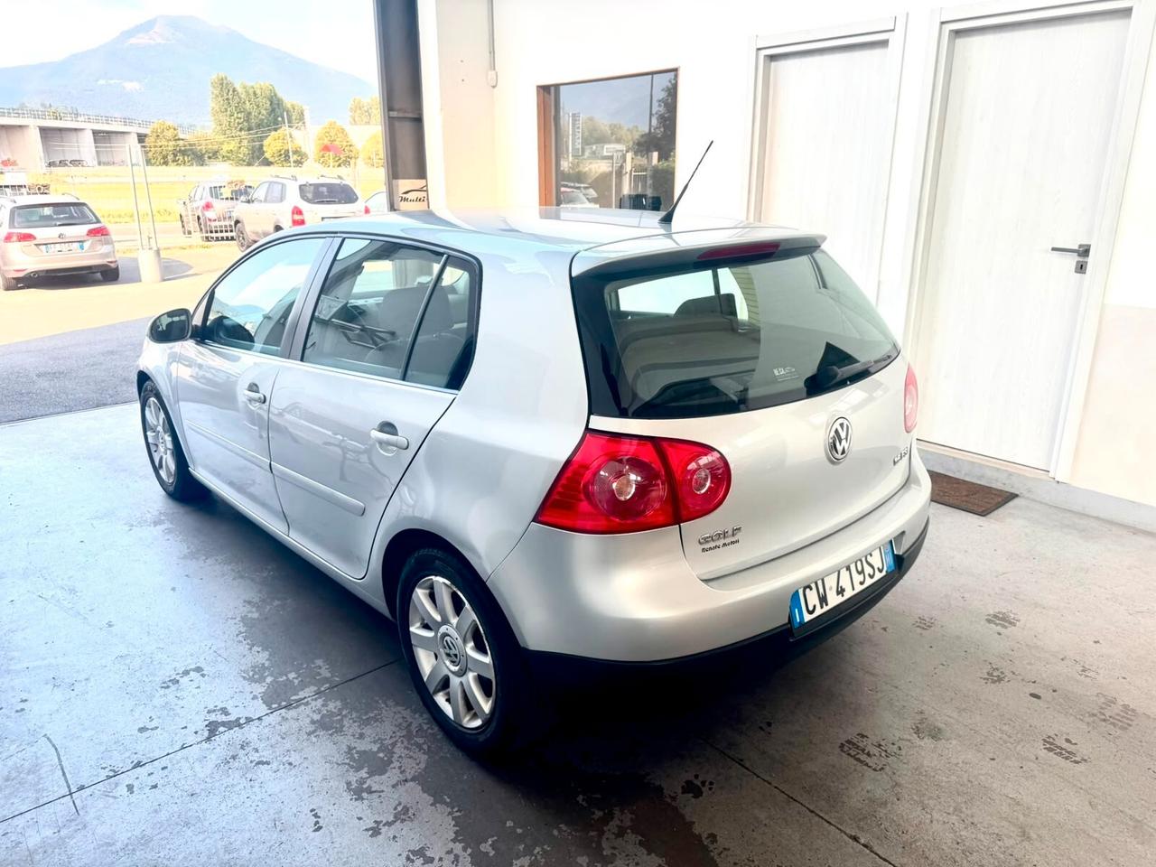 Volkswagen Golf 1.6 16V FSI 5p. Sportline