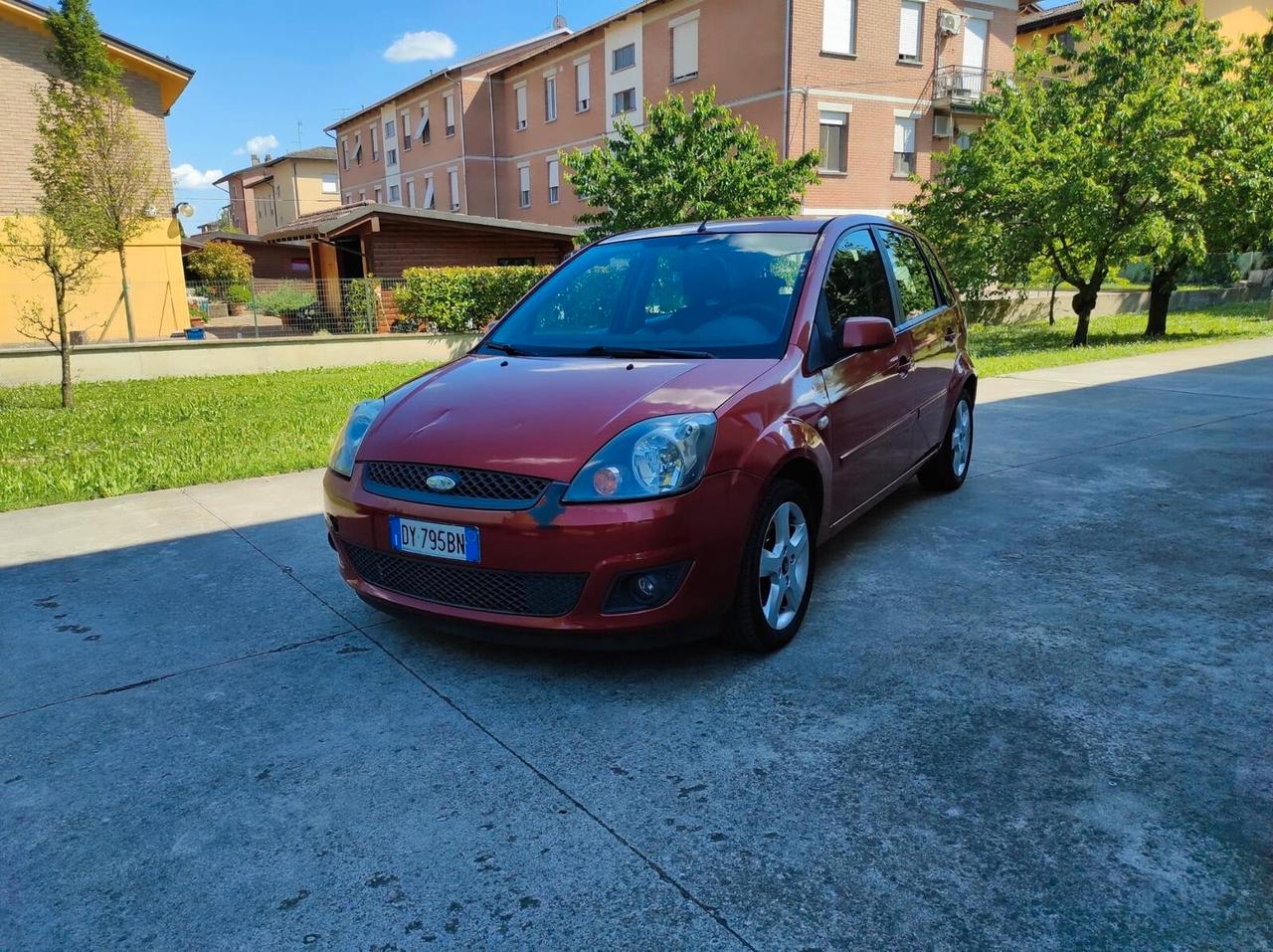 Ford Fiesta 1.2 16V 5p. Ghia