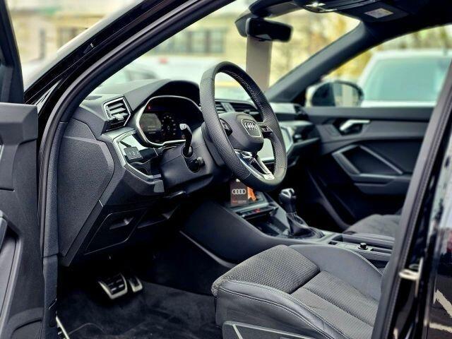 Audi Q3 35 TDI S tronic S line edition identity black