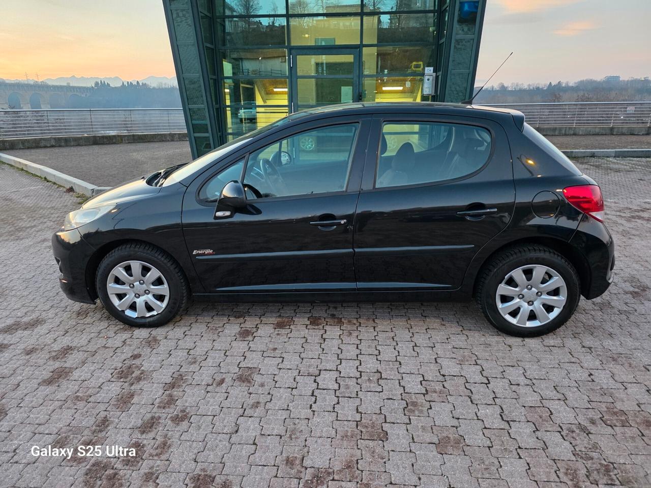 Peugeot 207 1.4 8V 75CV 3p. ONE Line