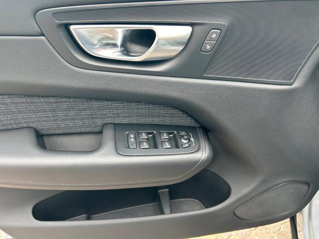 VOLVO XC60 B5 AWD automatico Core