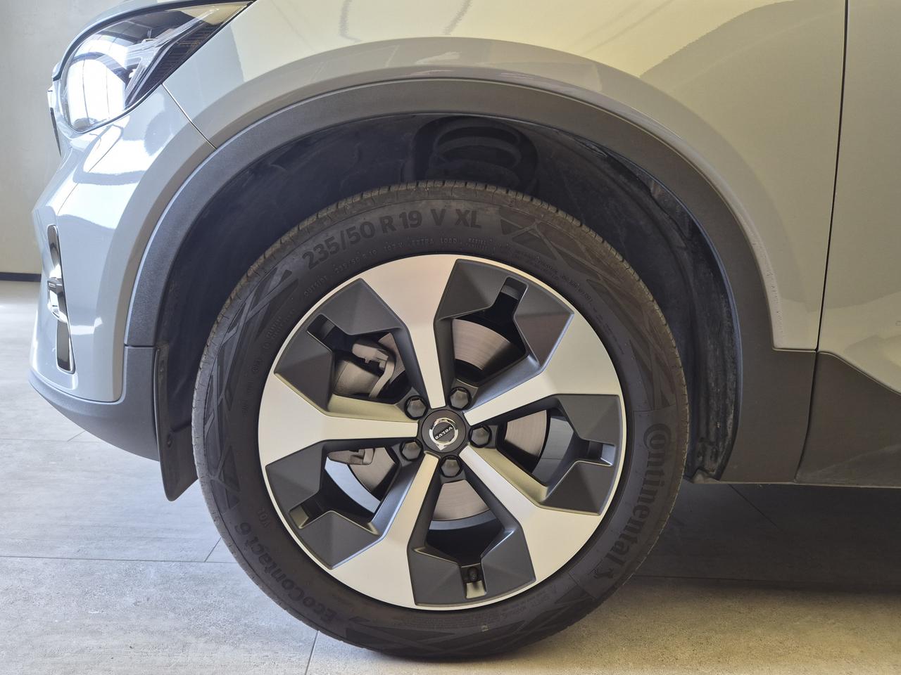 VOLVO XC40 - XC40 2.0 b3 Ultimate Dark auto