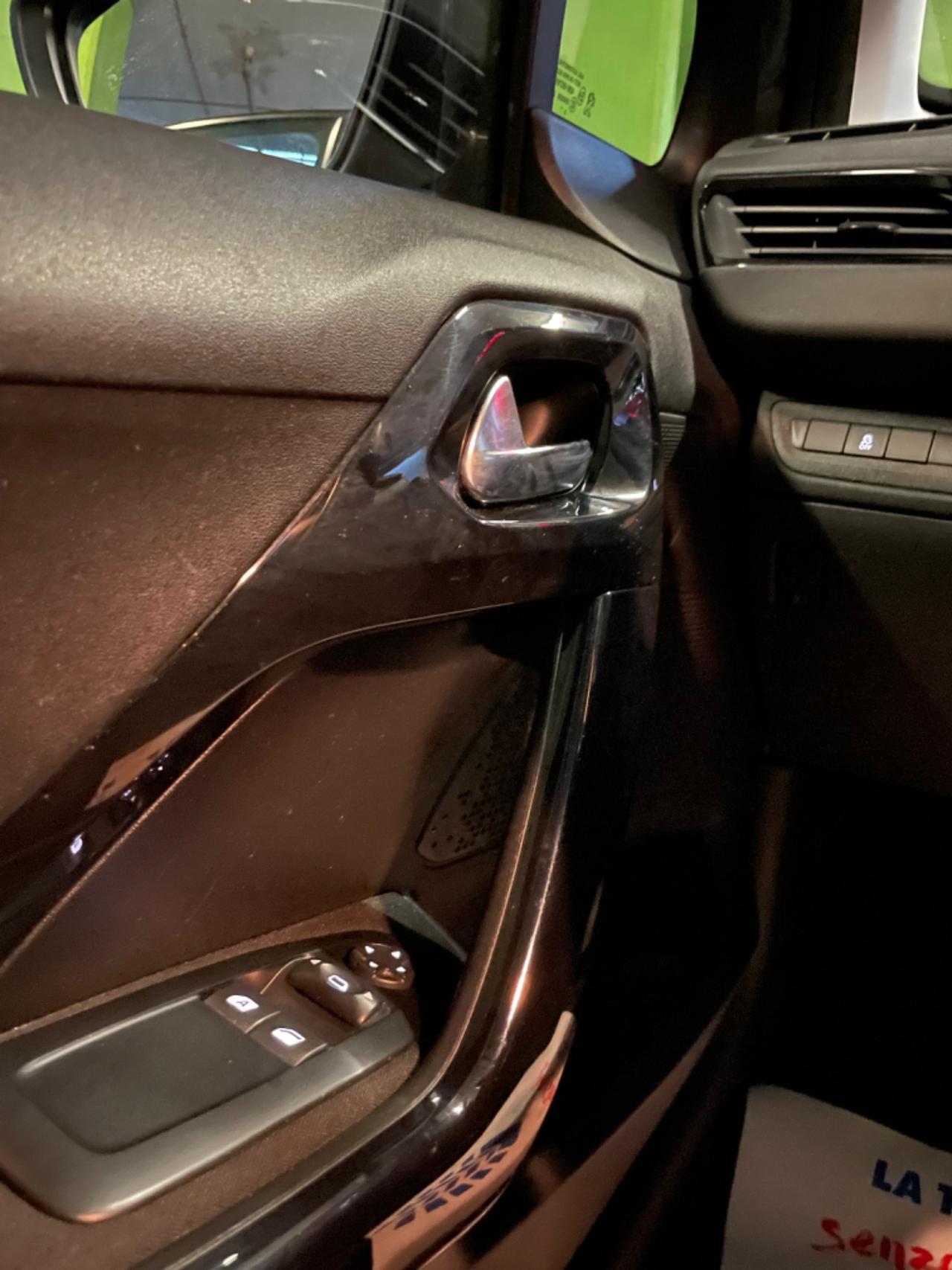 Peugeot 208 1.2 Neopatentati Euro 5